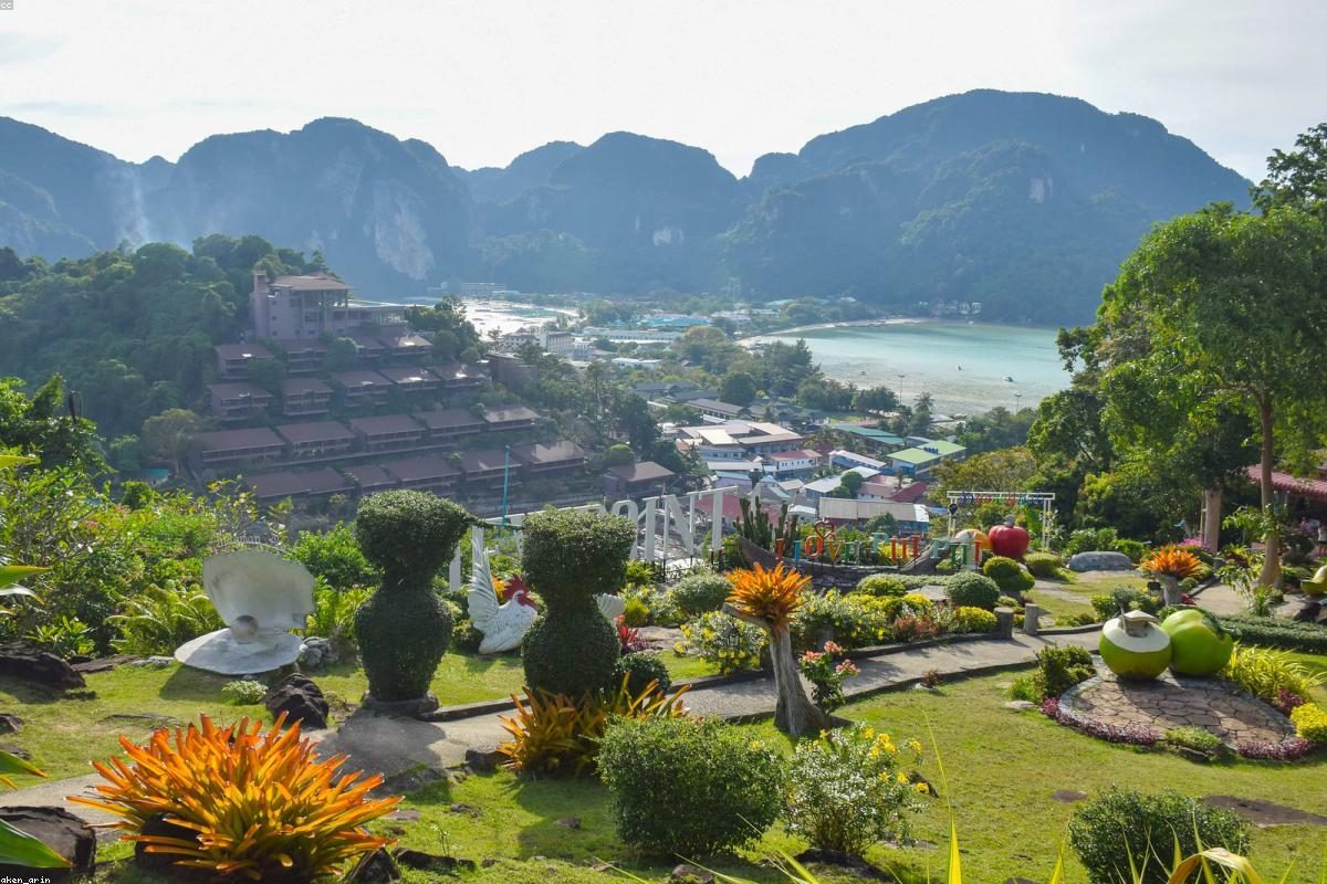 Krabi In-Depth Travel Guide: Cliffs and Islands + FAQ