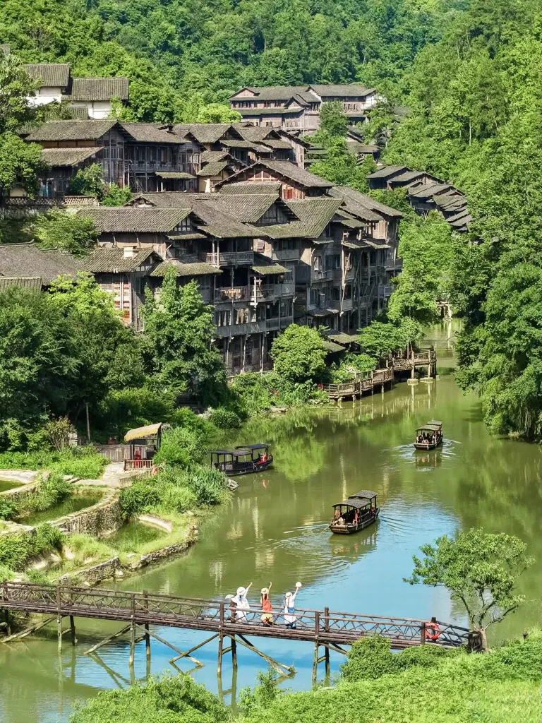 比起千户苗寨，我更爱这高铁直达世外桃源！