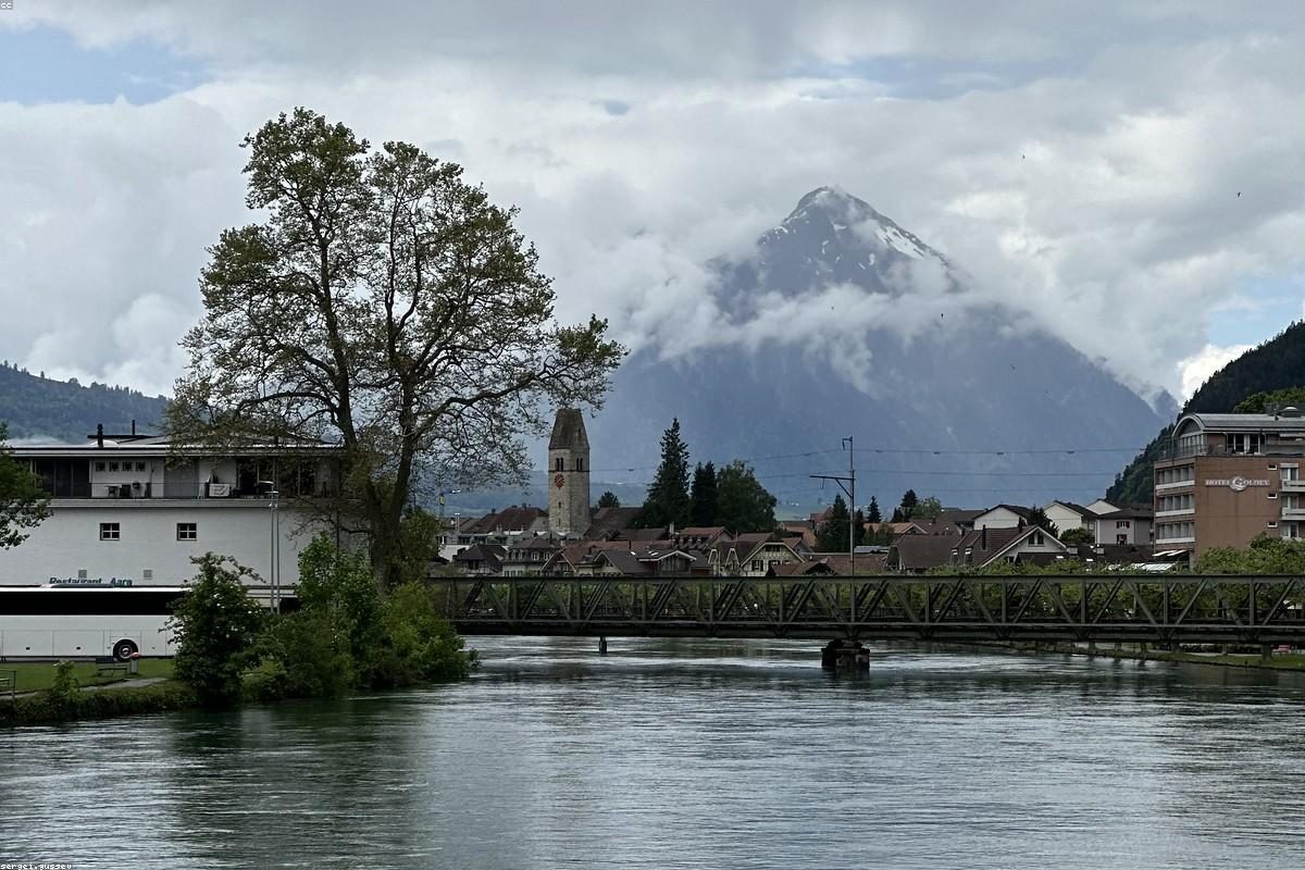 Complete Guide to In-depth Travel in Interlaken: Peaks and Lakes + FAQ