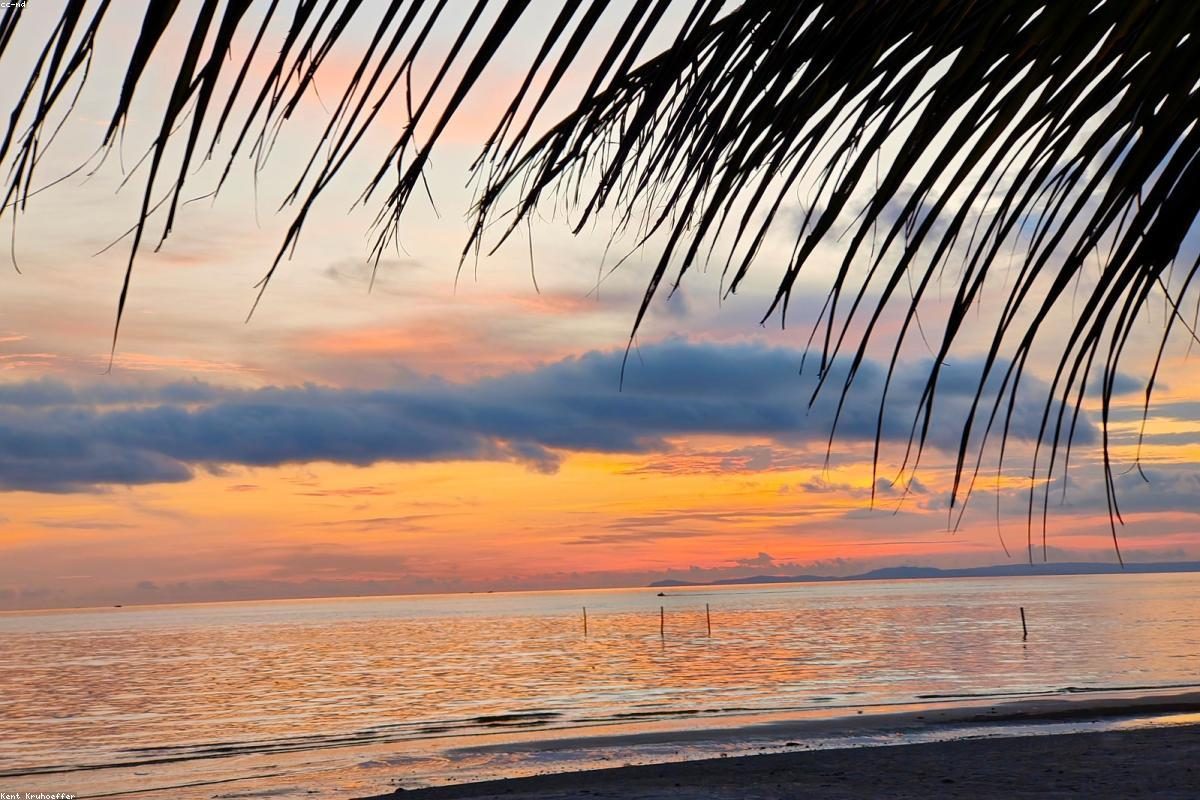 Sihanoukville In-Depth Travel Guide: Island and Sand Activities + FAQ