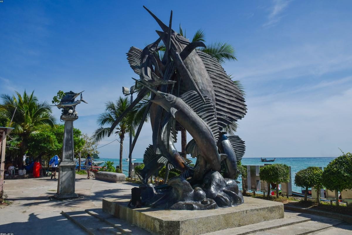 Krabi In-Depth Travel Guide: Cliffs and Islands + FAQ