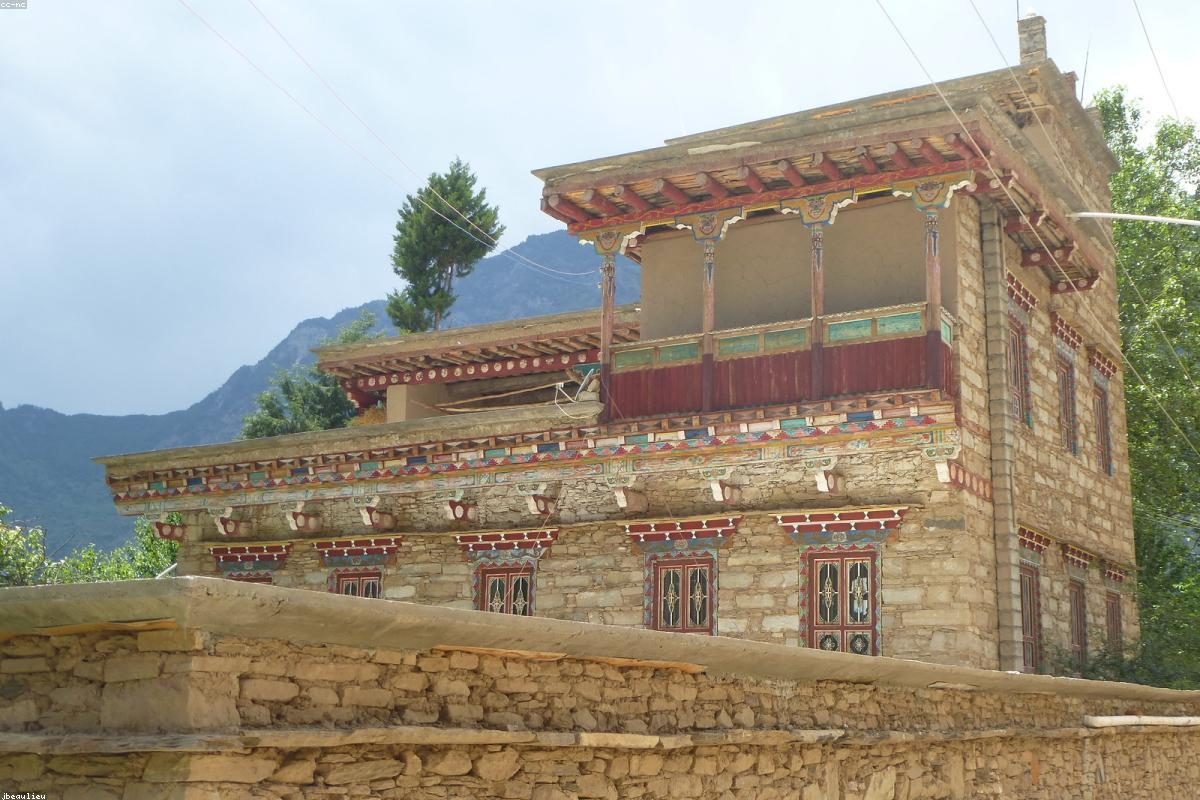 Complete Guide to In-depth Travel in the Middle Lane Tibetan Village: Fort and Fortress Gameplay + FAQ