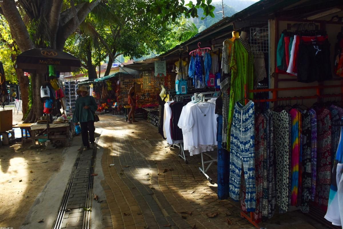 Krabi In-Depth Travel Guide: Cliffs and Islands + FAQ