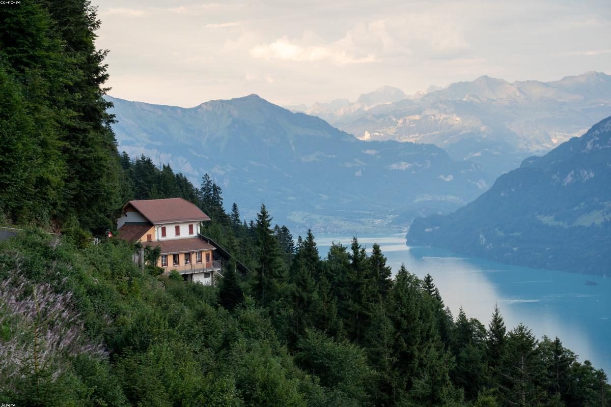 Complete Guide to In-depth Travel in Interlaken: Peaks and Lakes + FAQ